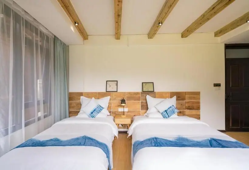 ファミリールーム, 肇兴溪舍山堂 Creekside Inn