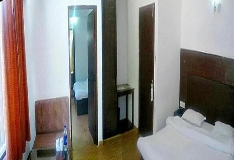 سوییت خانوادگی, Greenfields