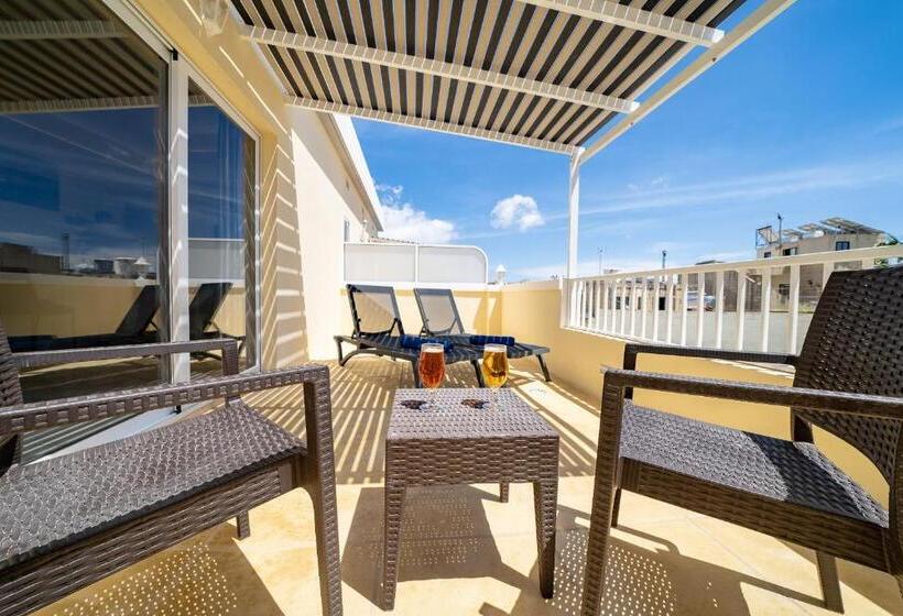 Superior Room with Terrace, Illogga Boutique