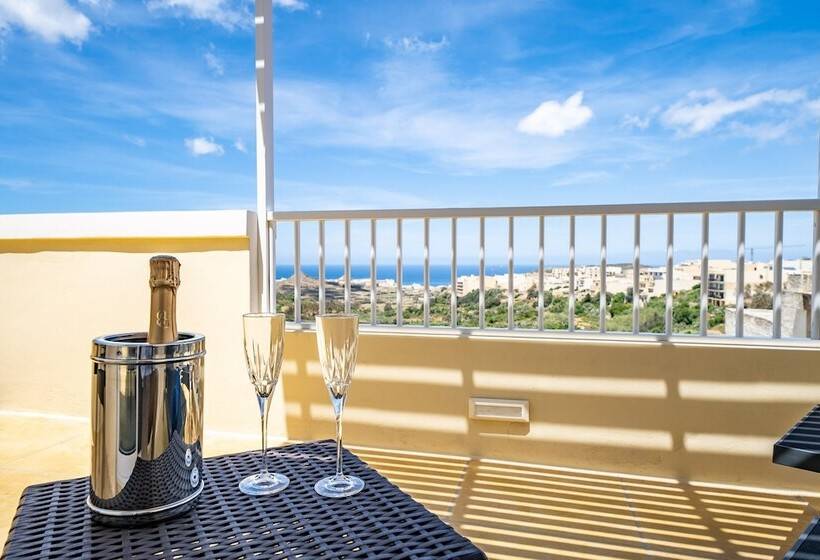 اتاق سوپریور با چشم‌انداز دریا, Illogga Boutique