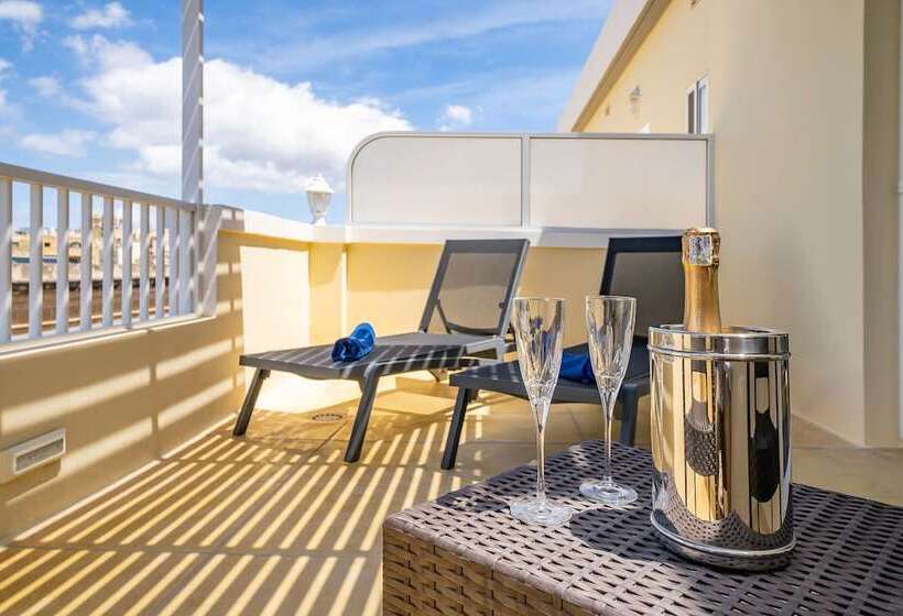 اتاق سوپریور با چشم‌انداز دریا, Illogga Boutique