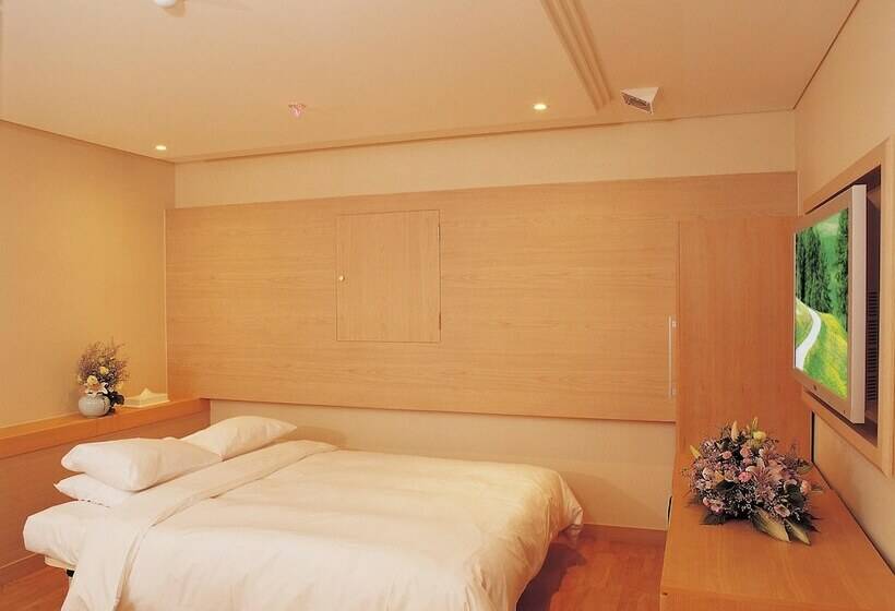 غرفة ديلوكس, Joa