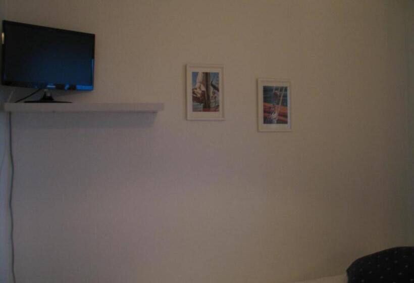 غرفة قياسية حمام مشترك, Kylmäpihlaja Lighthouse