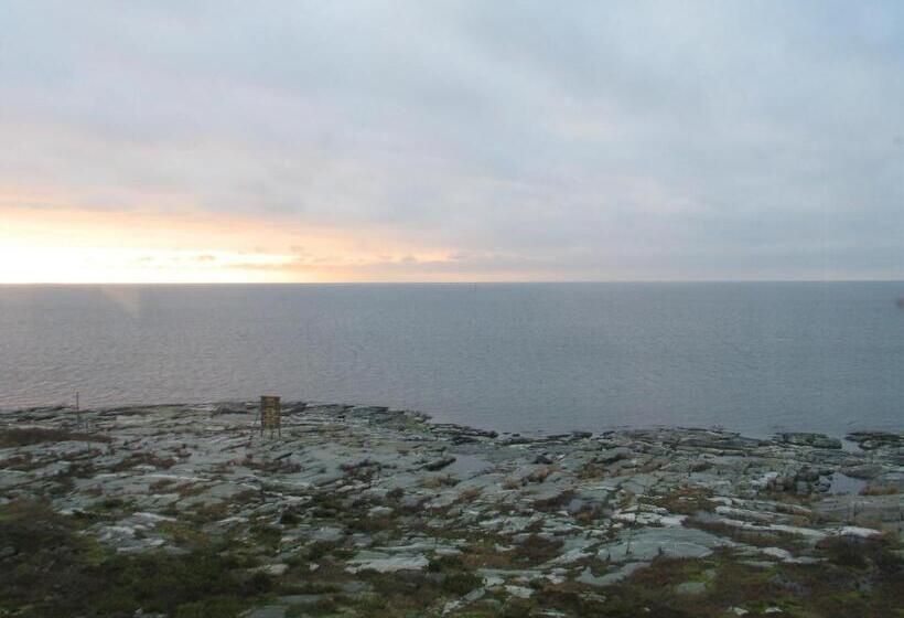 جناح, Kylmäpihlaja Lighthouse