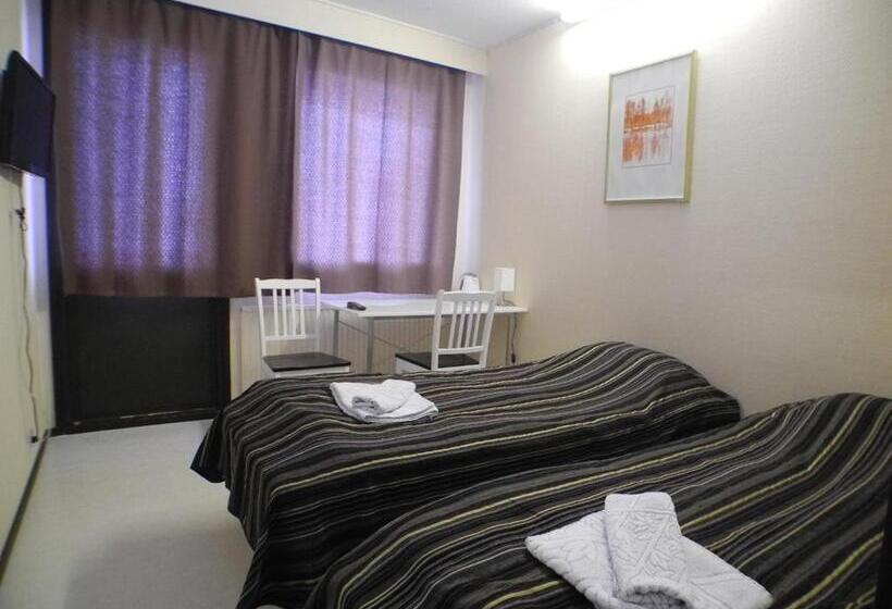 スタンダードルーム, Li Anna Kern