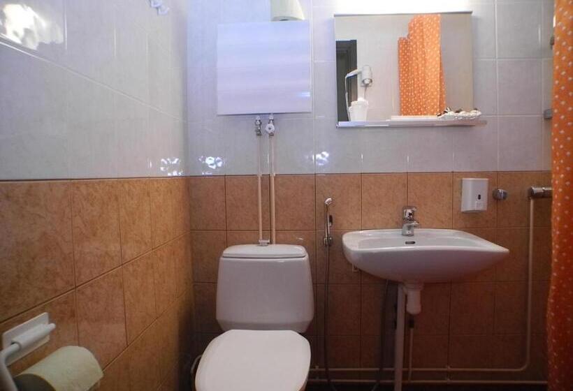 スタンダード４人部屋, Li Anna Kern