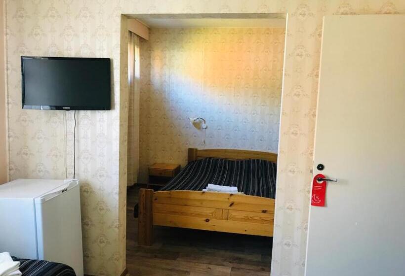 スタンダード４人部屋, Li Anna Kern