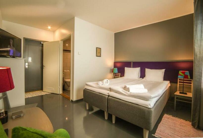 スタンダードルーム, Li Hiljahelena