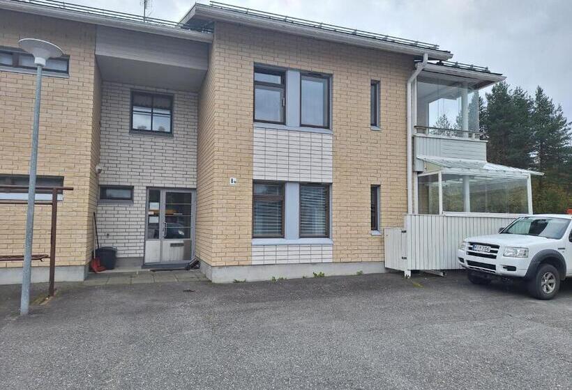 شقة غرفة واحدة, Li Pogostan Hovi