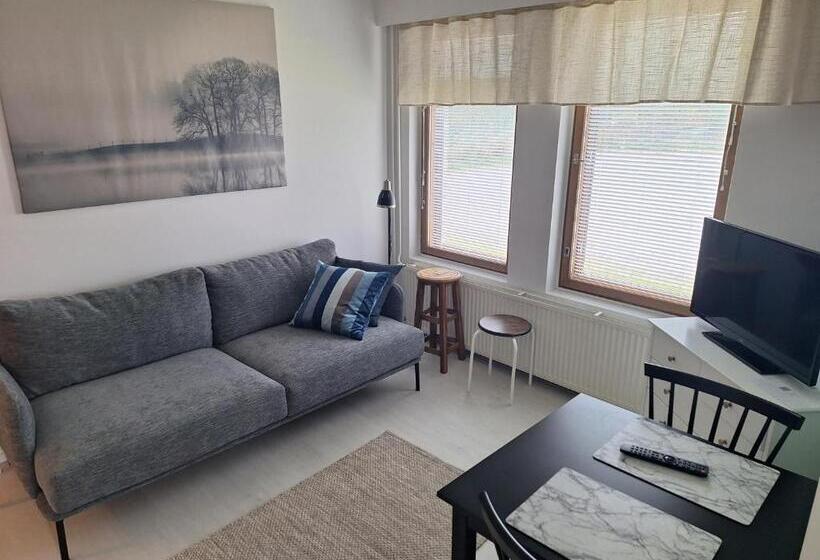 דירת חדר, Li Pogostan Hovi