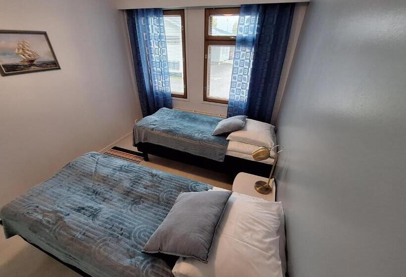 شقة غرفة واحدة, Li Pogostan Hovi