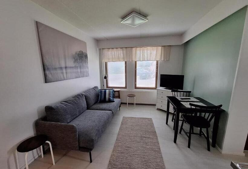 דירת חדר, Li Pogostan Hovi