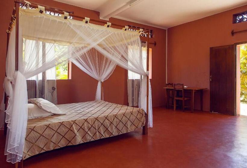 اتاق خانوادگی, Nautile