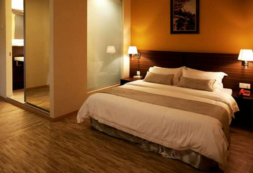 חדר דלוקס, Pinetree