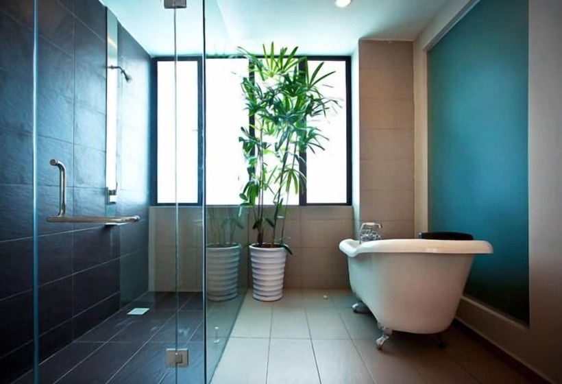 חדר משפחתי, Pinetree