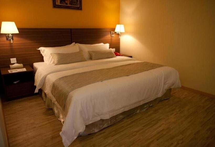 חדר דחוקס עם מיטת קינג, Pinetree