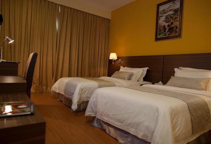 חדר דלוקס, Pinetree