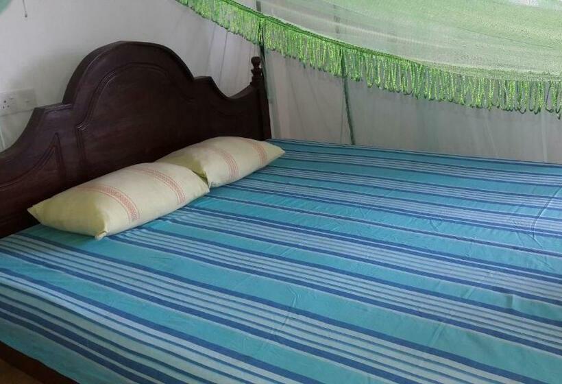 이코노미 룸, Ram S Surfing Beach,midigama