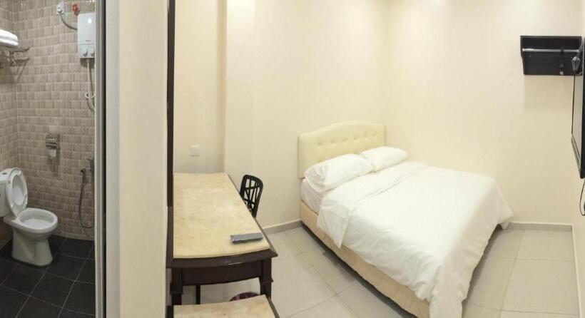 Номер Deluxe, Sam