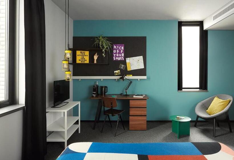 Семейный Номер, The Social Hub Eindhoven