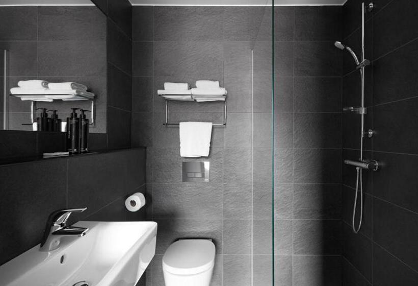 Семейный Номер, The Social Hub Eindhoven