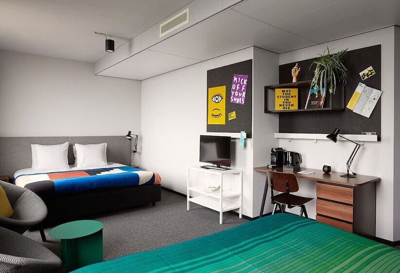 Семейный Номер, The Social Hub Eindhoven