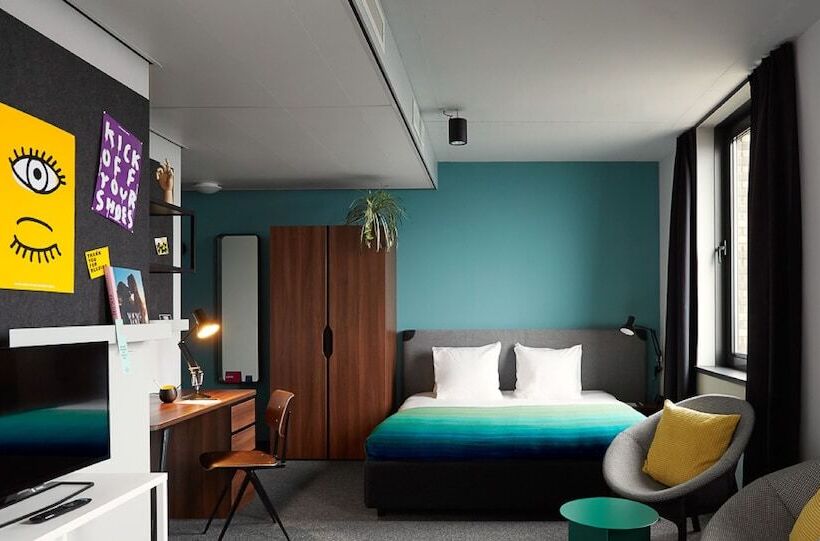 Семейный Номер, The Social Hub Eindhoven