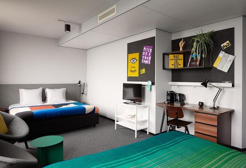 Семейный Номер, The Social Hub Eindhoven