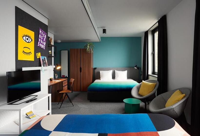 Семейный Номер, The Social Hub Eindhoven