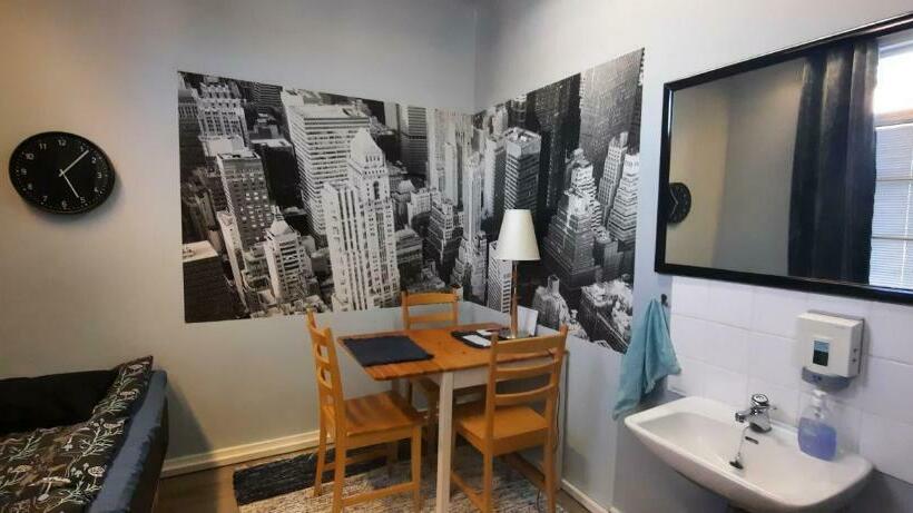 חדר סטנדרט חדר אמבטיה משותף, Li Ja Hostelli Marja