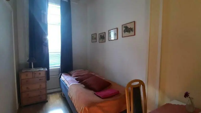 Standard Yhden Hengen Huone, Li Ja Hostelli Marja