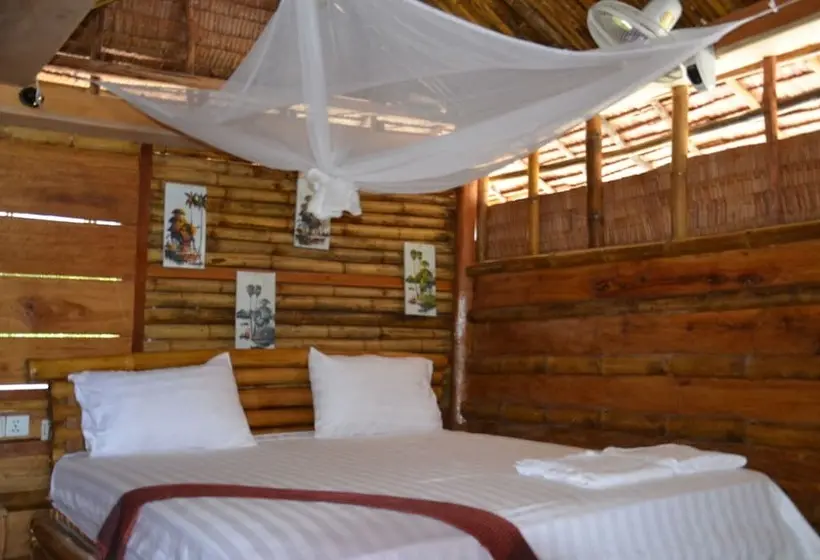 اتاق استاندارد با بالکن, Tree Bar Hostel