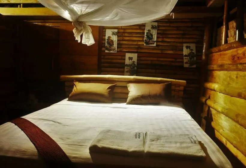 اتاق استاندارد با بالکن, Tree Bar Hostel