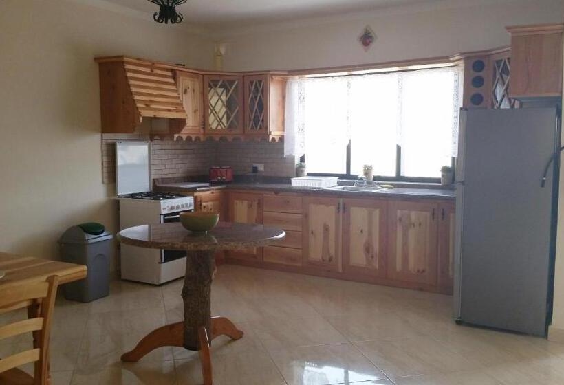 اتاق استاندارد با سرویس بهداشتی مشترک, Tal Marga B&b