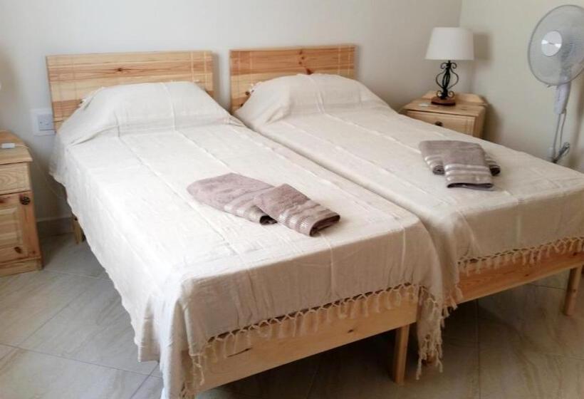 اتاق استاندارد با سرویس بهداشتی مشترک, Tal Marga B&b