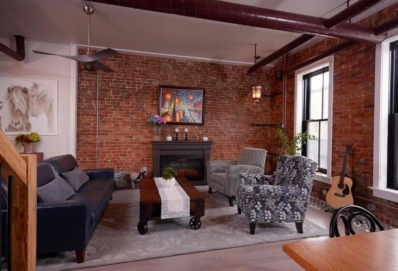 شقة غرفة واحدة مزودة بتراس, L Auberge De France Inn