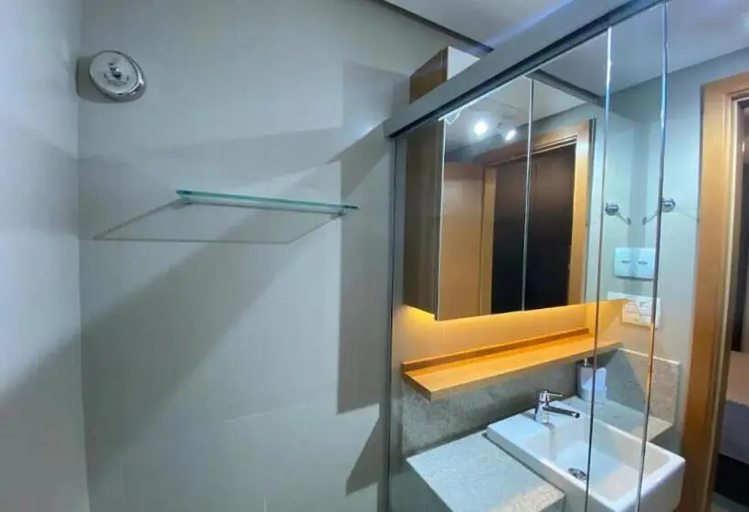 Huoneisto 1 Makuuhuone Allasnäkymä, Flat Hotel   Próximo Ao Aeroporto De Brasília