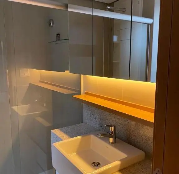 Huoneisto 1 Makuuhuone Allasnäkymä, Flat Hotel   Próximo Ao Aeroporto De Brasília