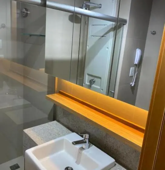 Huoneisto 1 Makuuhuone Allasnäkymä, Flat Hotel   Próximo Ao Aeroporto De Brasília