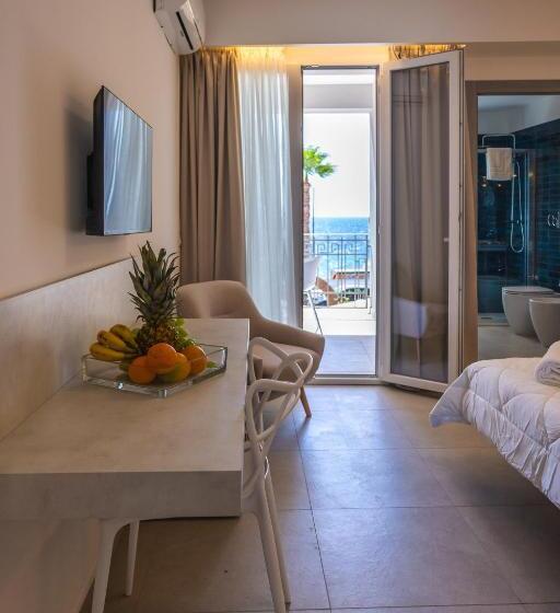 Номер Deluxe Вид на Море, Aura Room