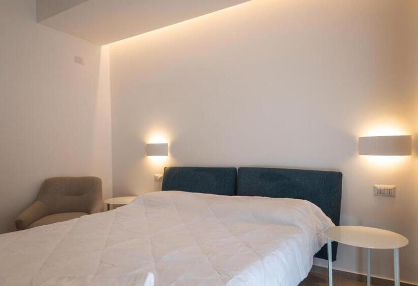 Номер Стандарт Вид на Море с Балконом, Aura Room