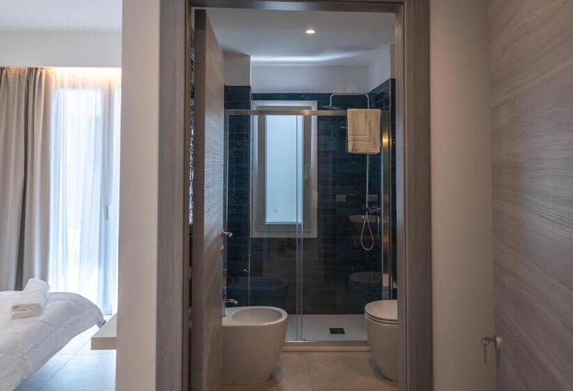 Номер Стандарт Вид на Море с Балконом, Aura Room