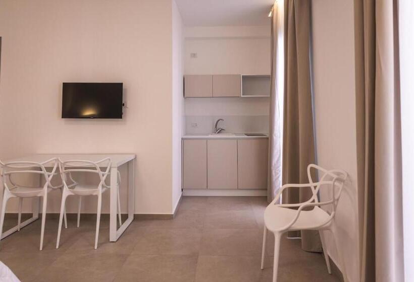 Номер Стандарт Трехместный, Aura Room