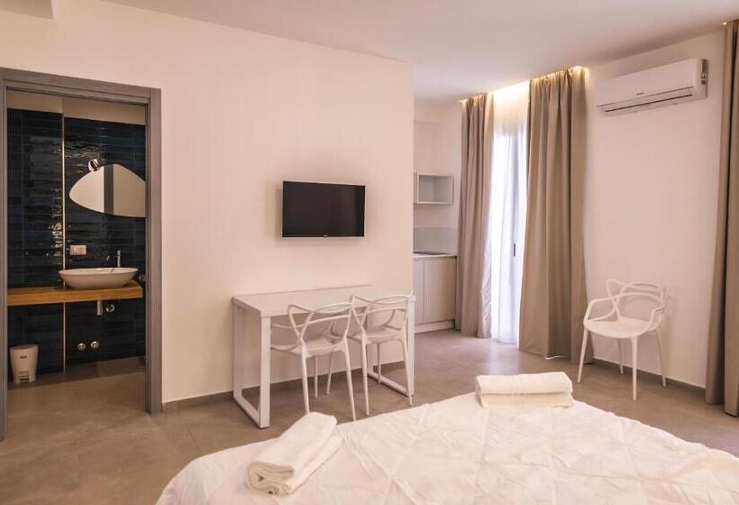 Номер Стандарт Трехместный, Aura Room