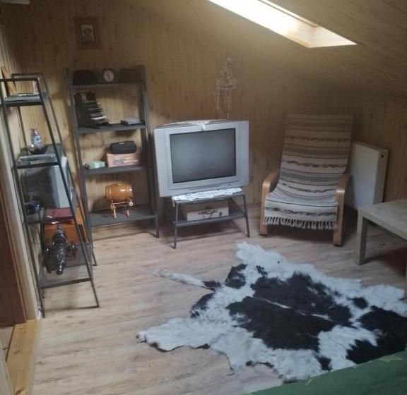 标准间, Colina Farm