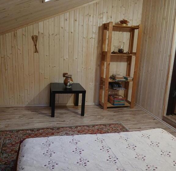 标准间, Colina Farm