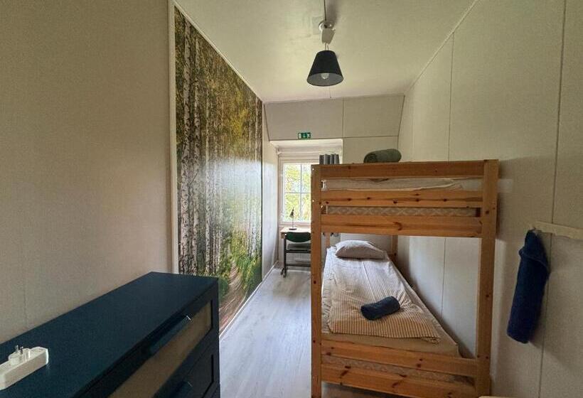 חדר סטנדרט חדר אמבטיה משותף, Kirjais Skola