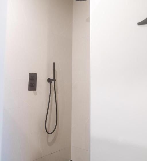 חדר סטנדרט לשלושה עם נוף לגינה, B&b Hartenlust Kamer De Hooizolder