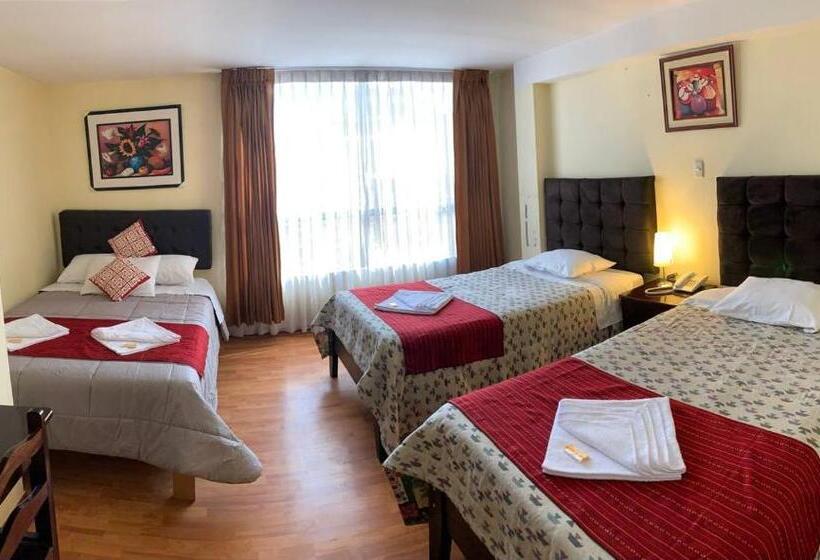 غرفة عائلية, Del Carmen