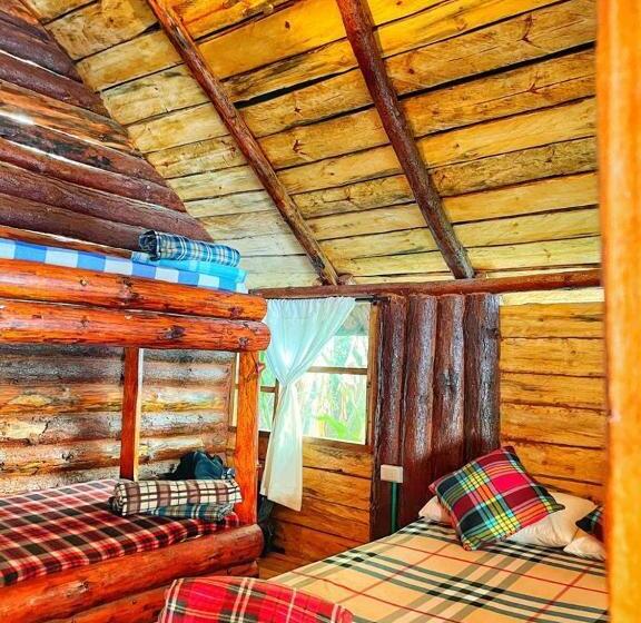 חדר סטנדרט לשלושה, Nidos De Pajaros